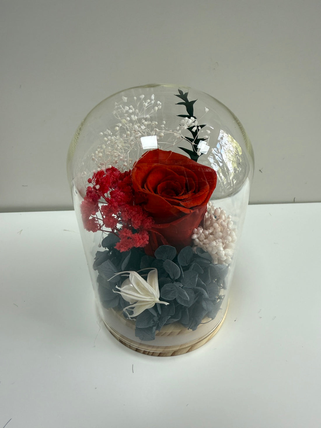Вечна роза в купол