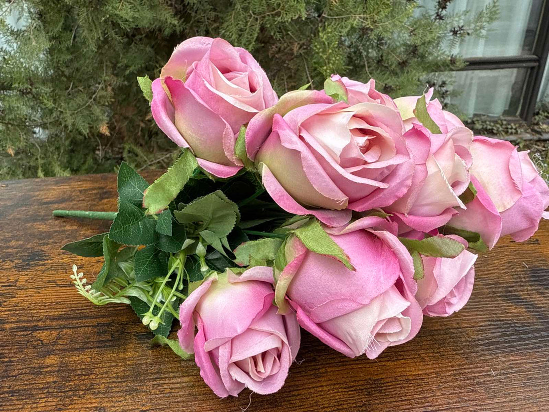 Роза 12 глави пепел