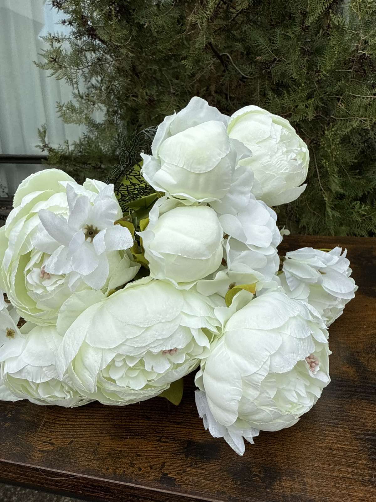 Едър божур смес.китка бледо зелен