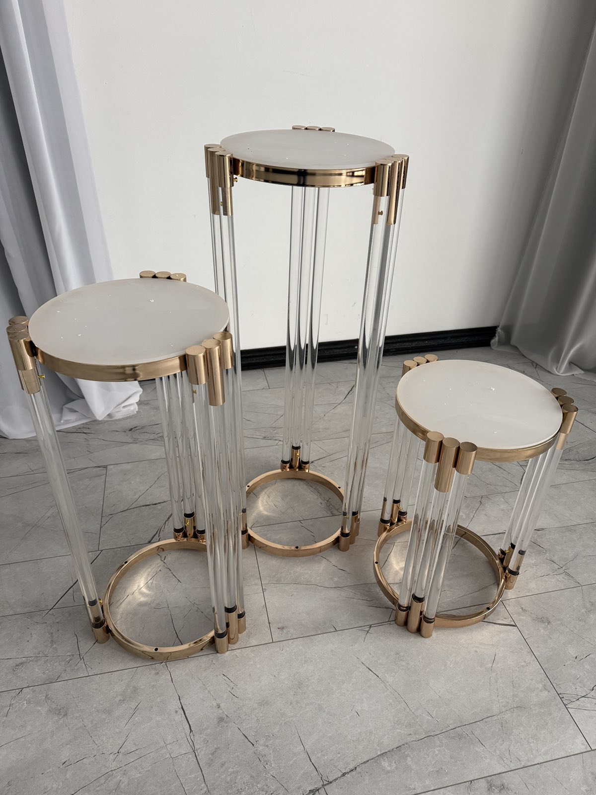 Десертни маси кръгли акрил