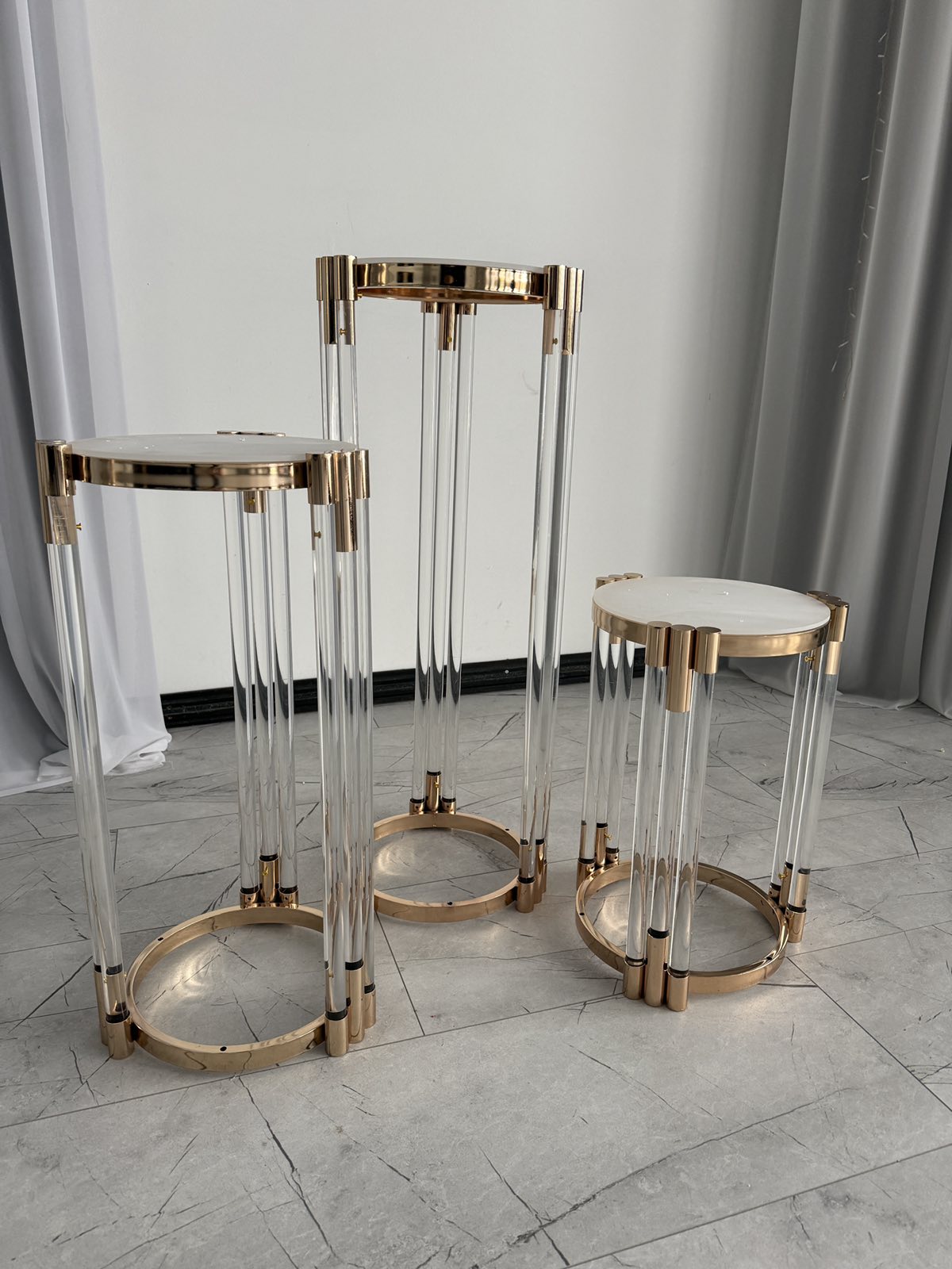 Десертни маси кръгли акрил