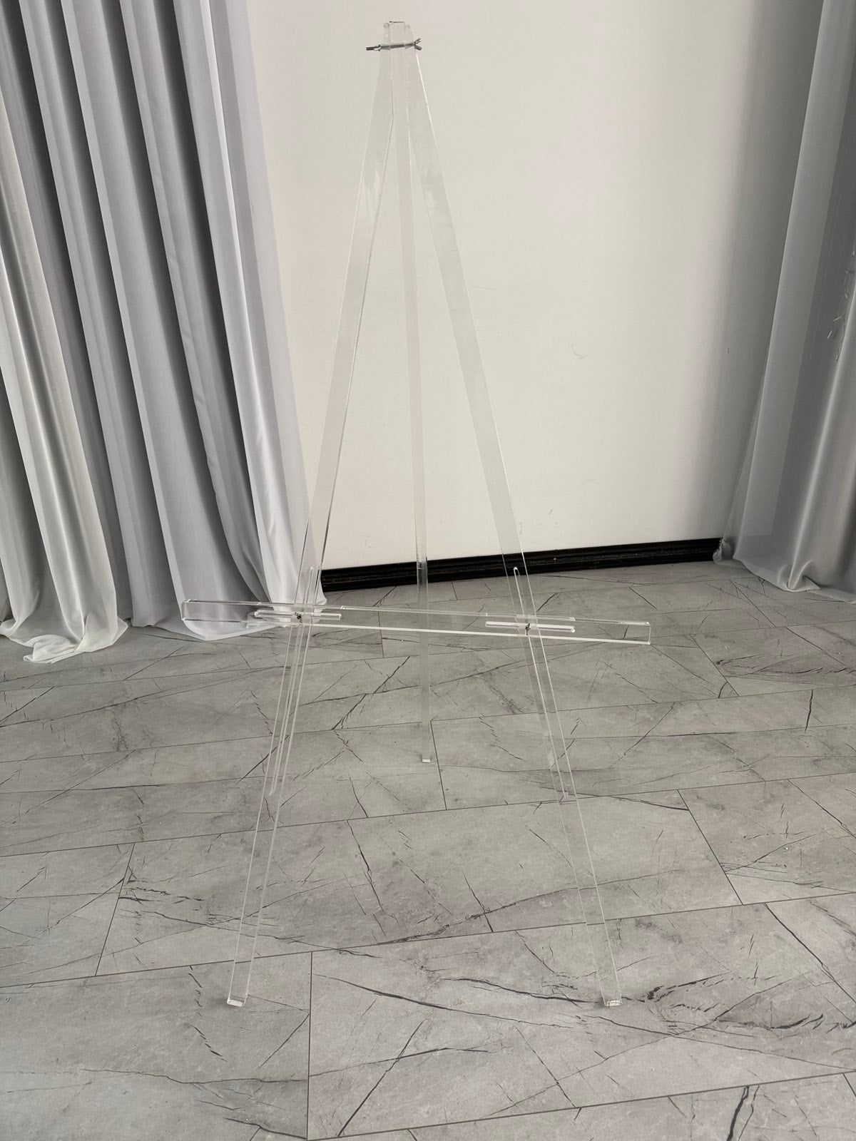 Акрилен статив 1.50 м