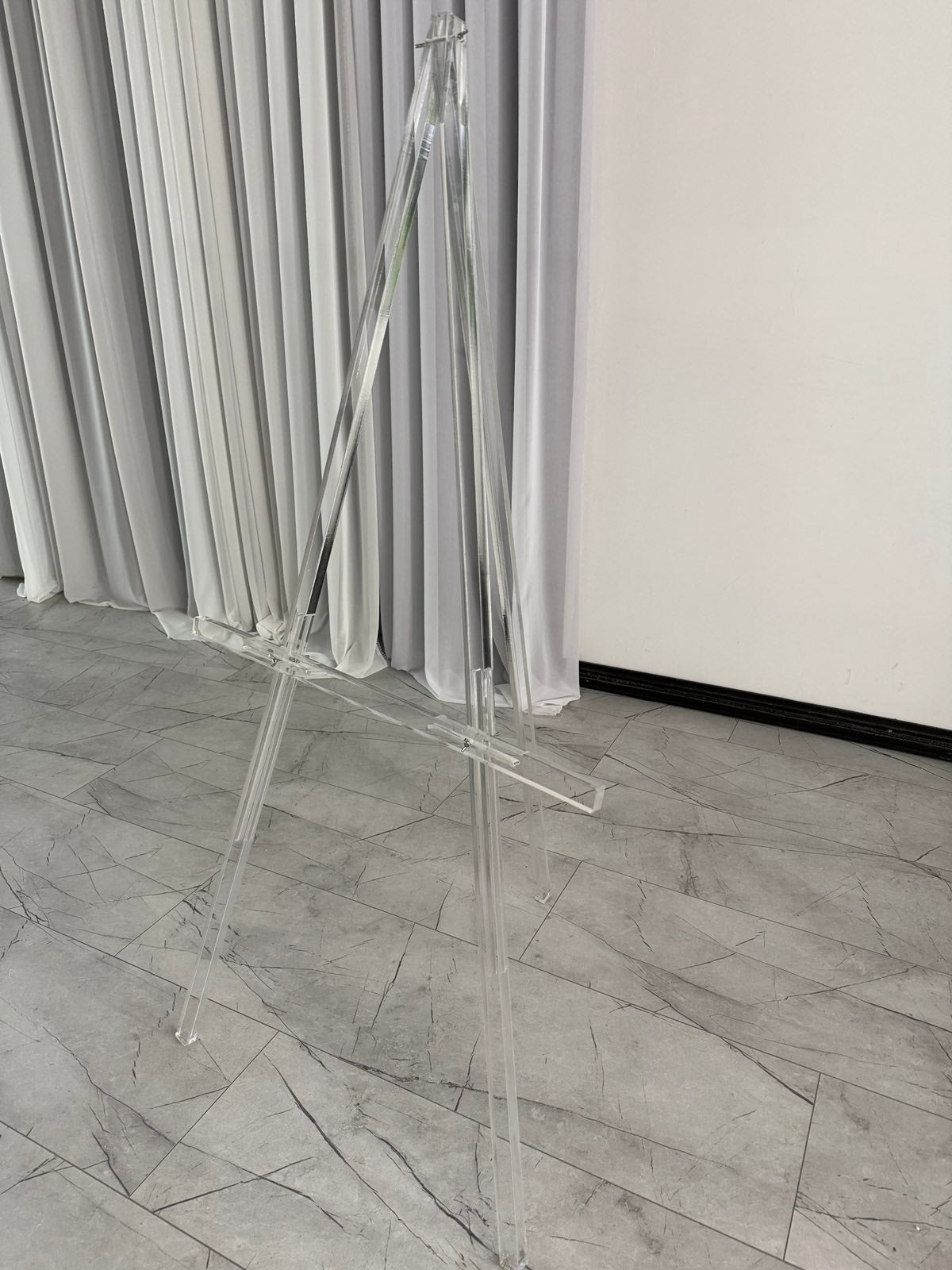 Акрилен статив 1.50 м