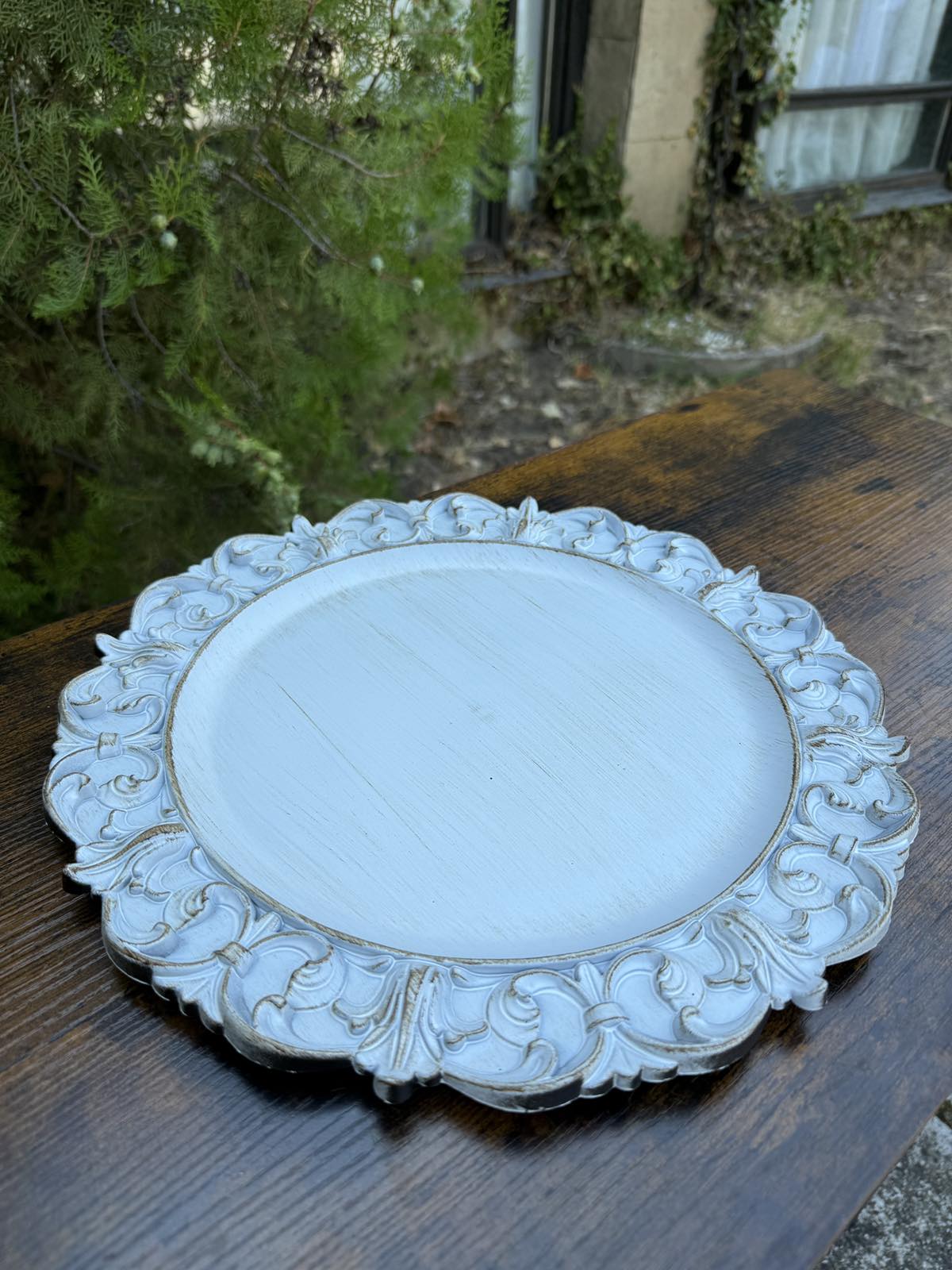 Подложна чиния бял мат злато