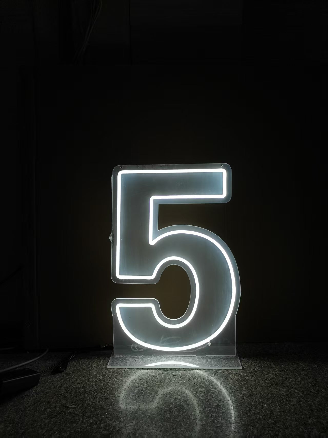 Светещи цифри прозрачни