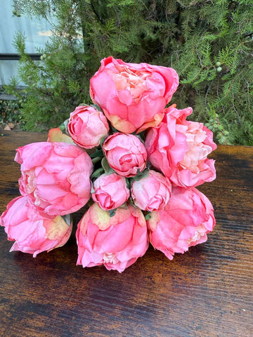 Букет божури