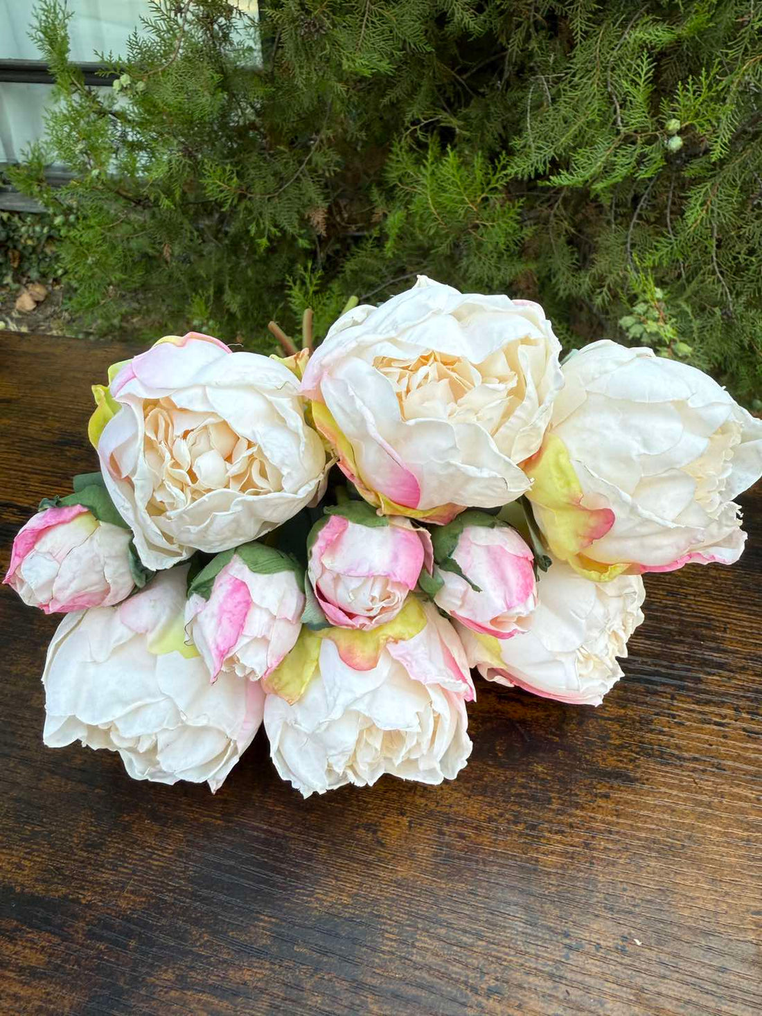 Букет божури