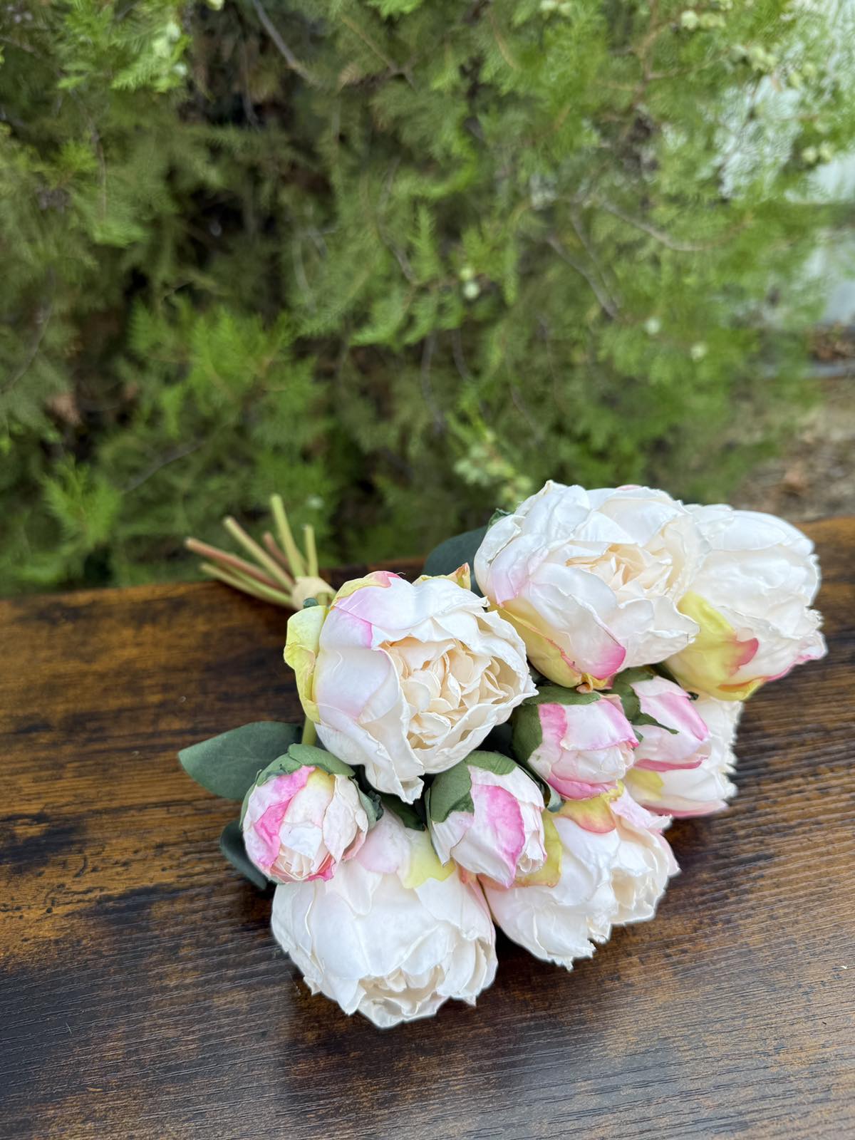 Букет божури