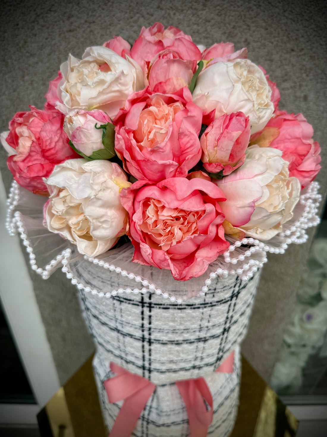 
Нежна цветна аранжировка в розово