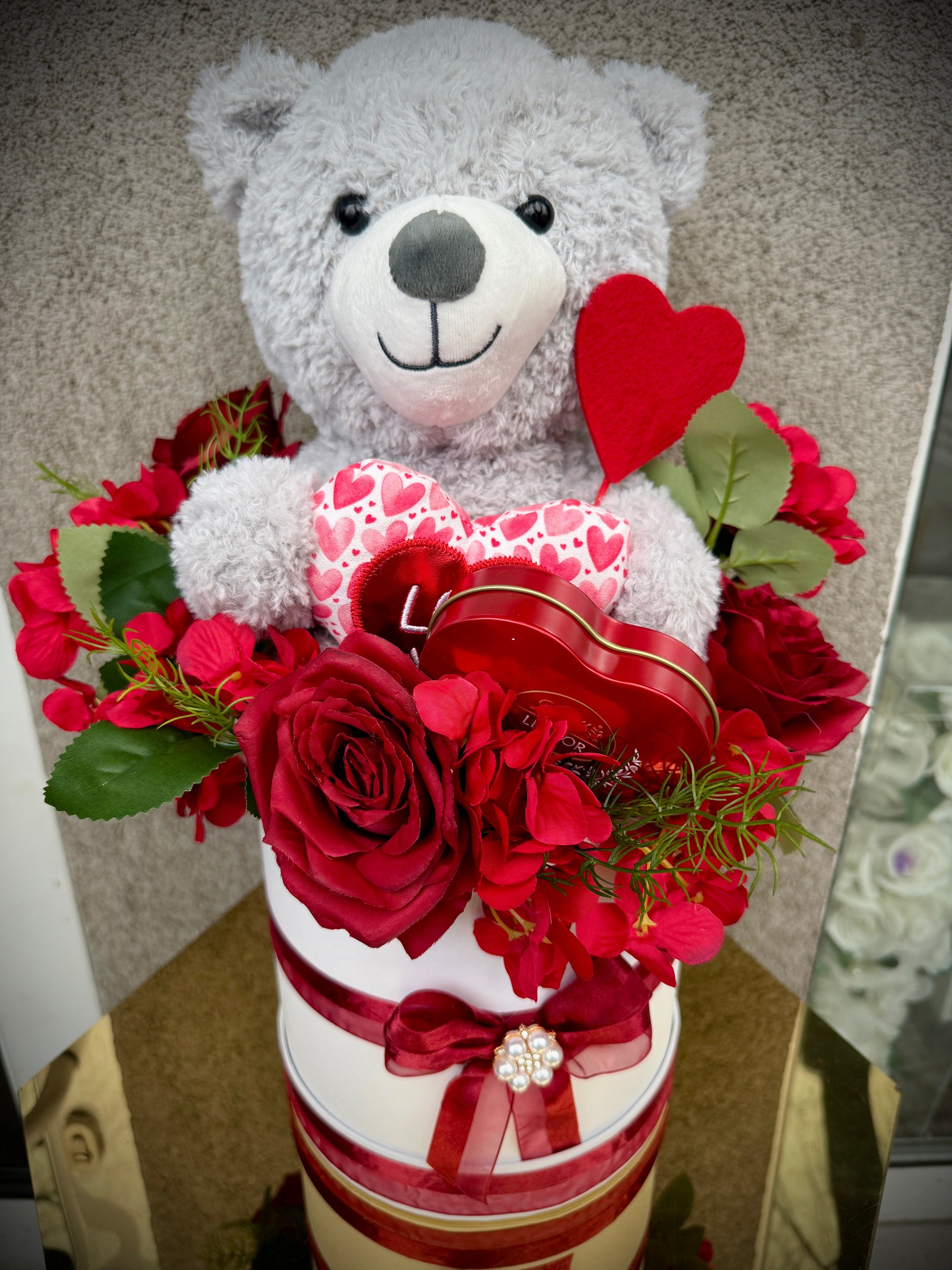 Романтичен подарък за Свети Валентин мече