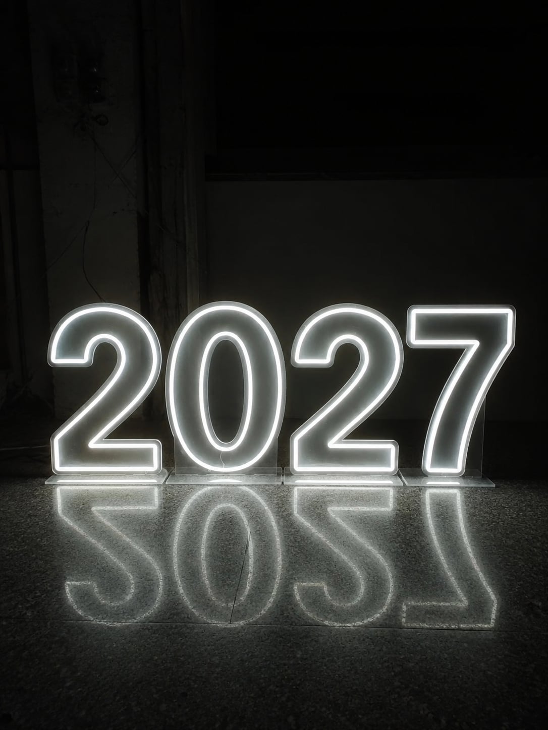 Светещи цифри прозрачни 2027