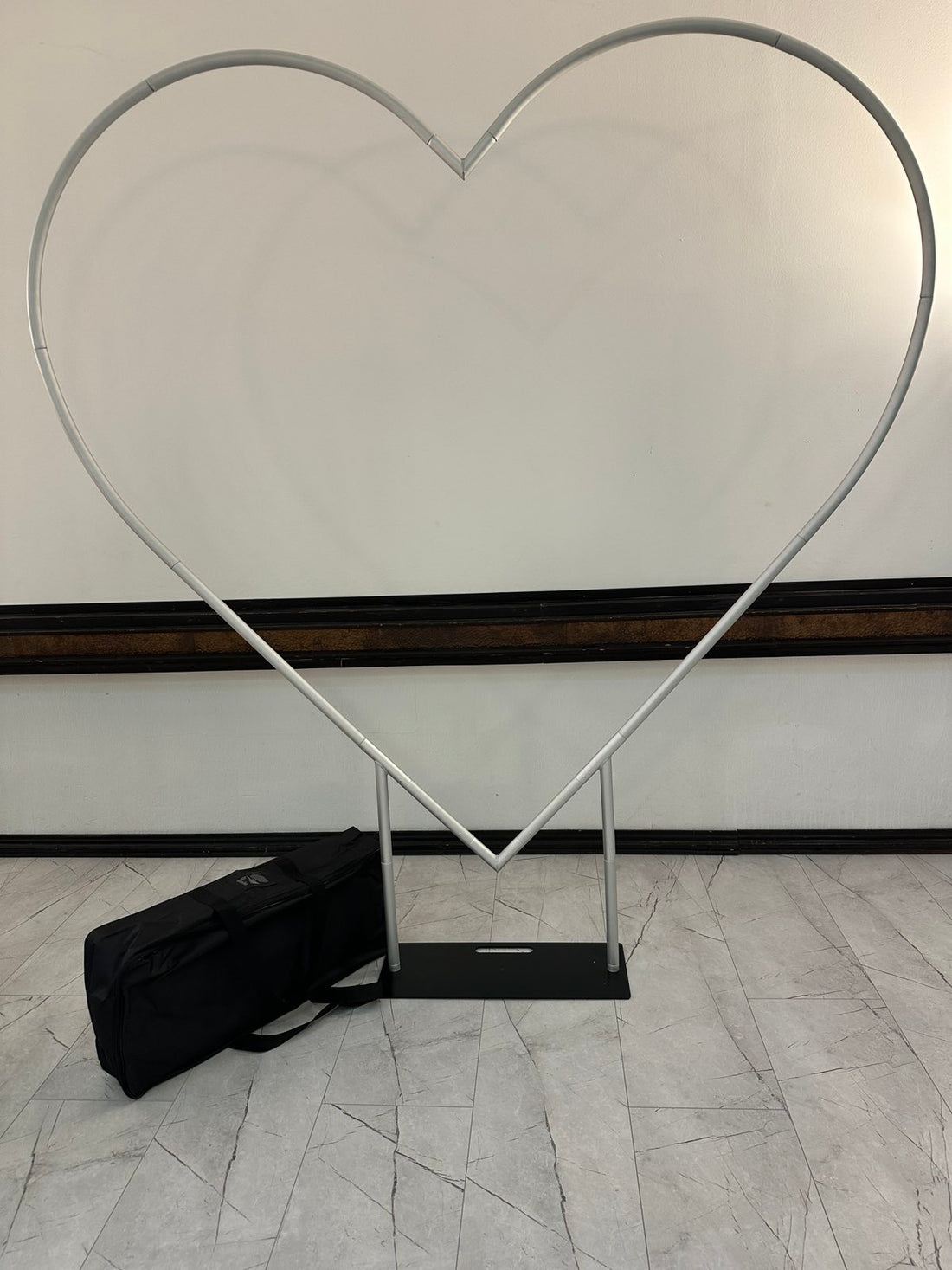 Алуминиева арка сърце