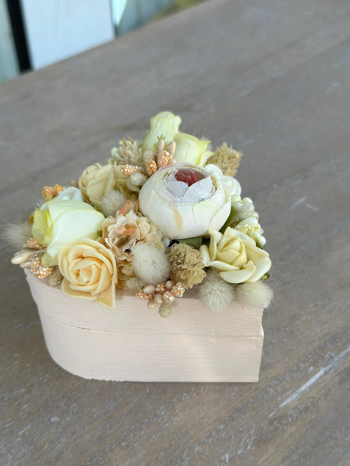 Декорирана кутия сърце