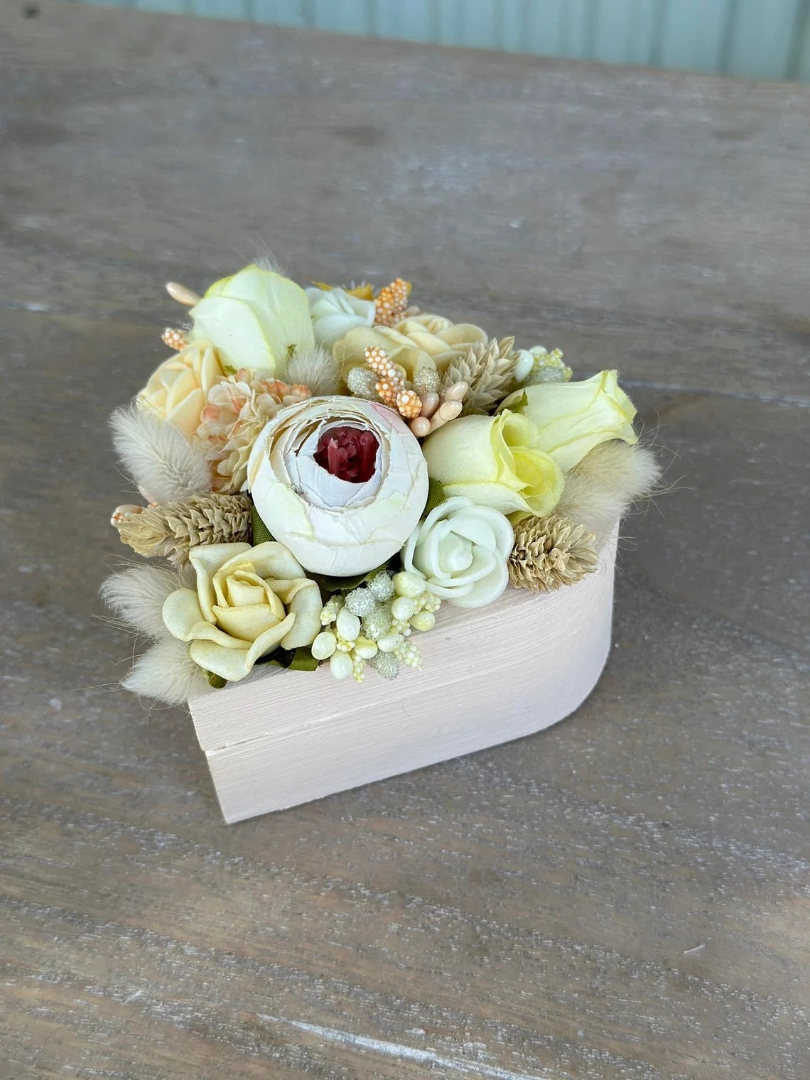 Декорирана кутия сърце