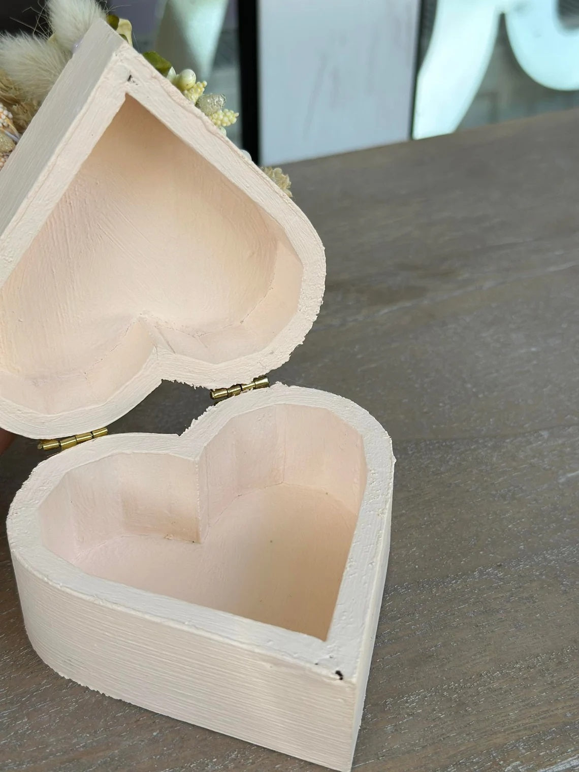 Декорирана кутия сърце