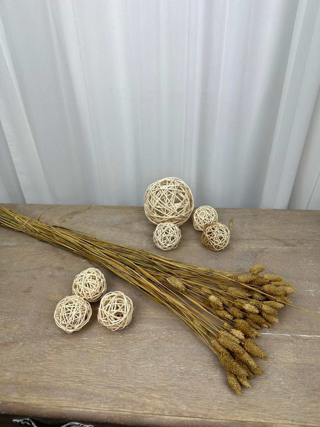 Суха трева грозд бяла