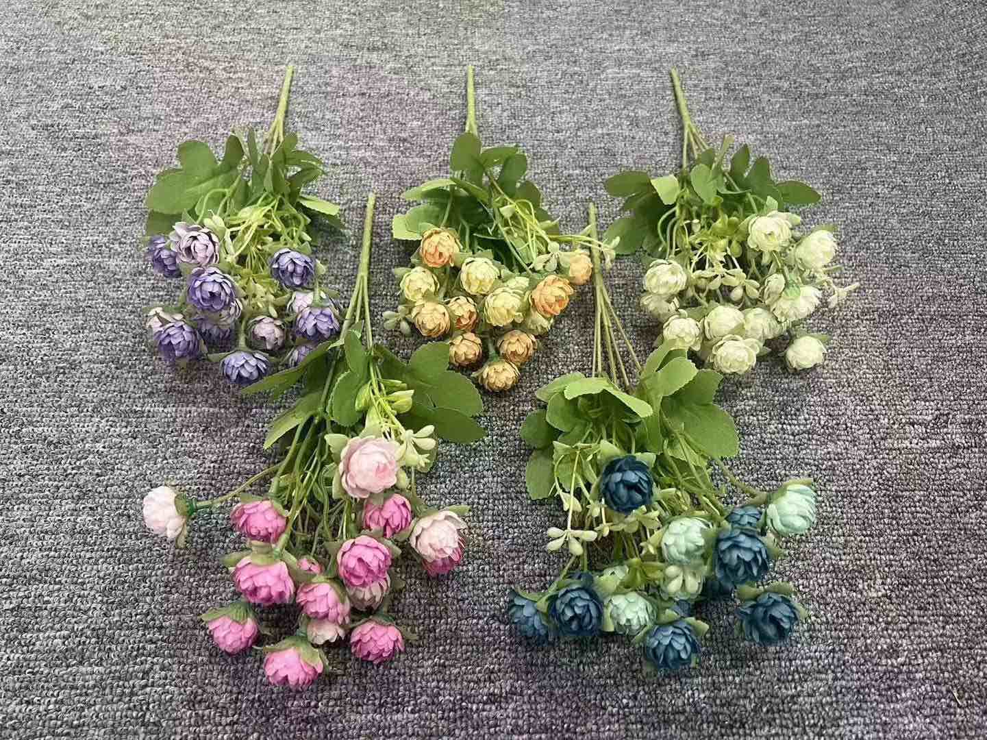 Двуцветни мини хризантемки