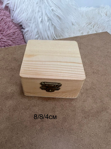 Дървена кутия квадрат 8/8/4