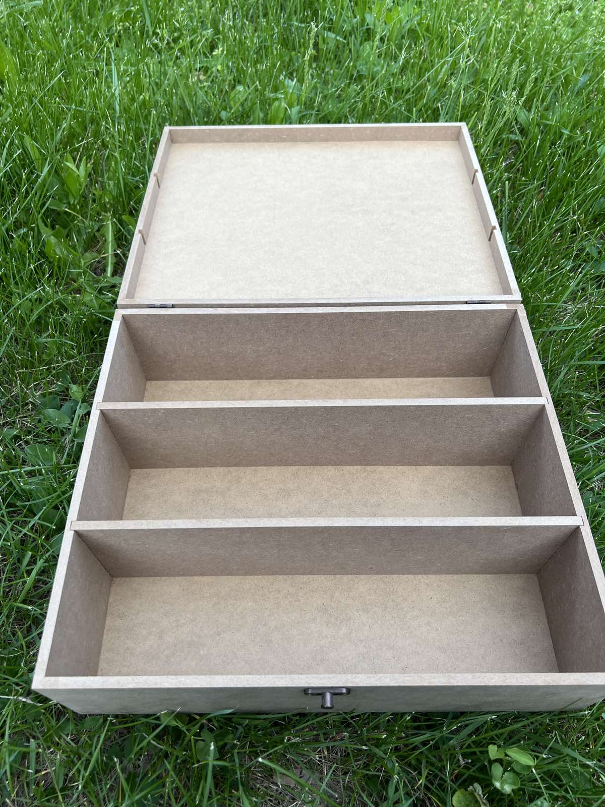 Мдф кутия 35/30/12 с разделител