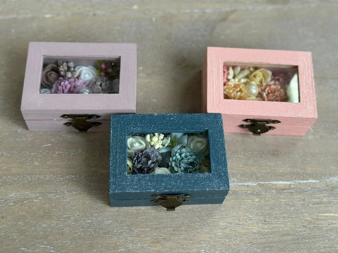 Кутия за пръстени с прозорец