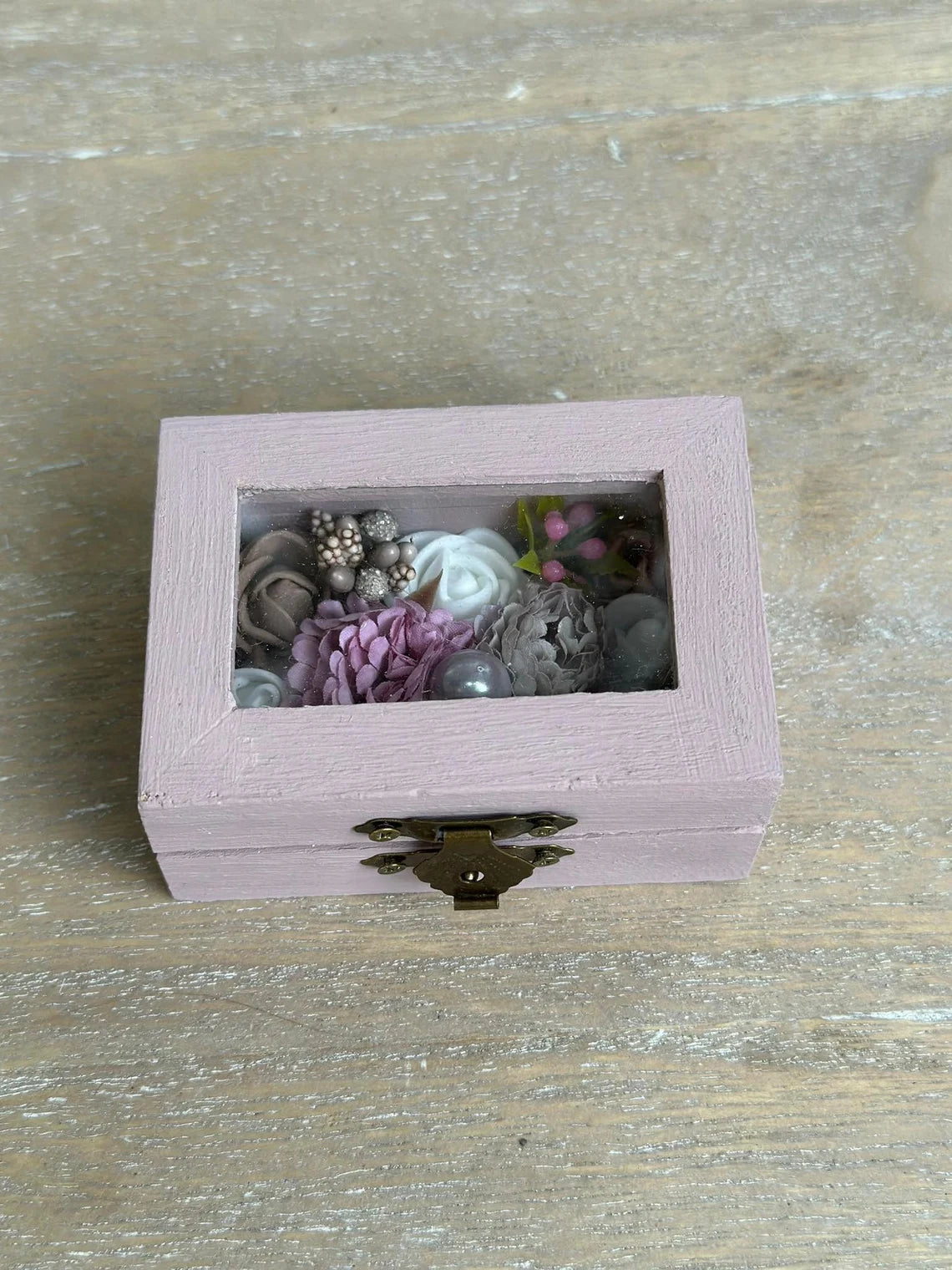 Кутия за пръстени с прозорец