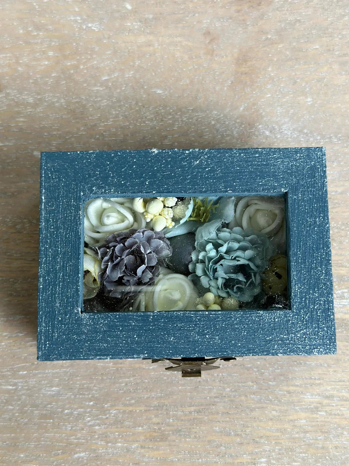 Кутия за пръстени с прозорец