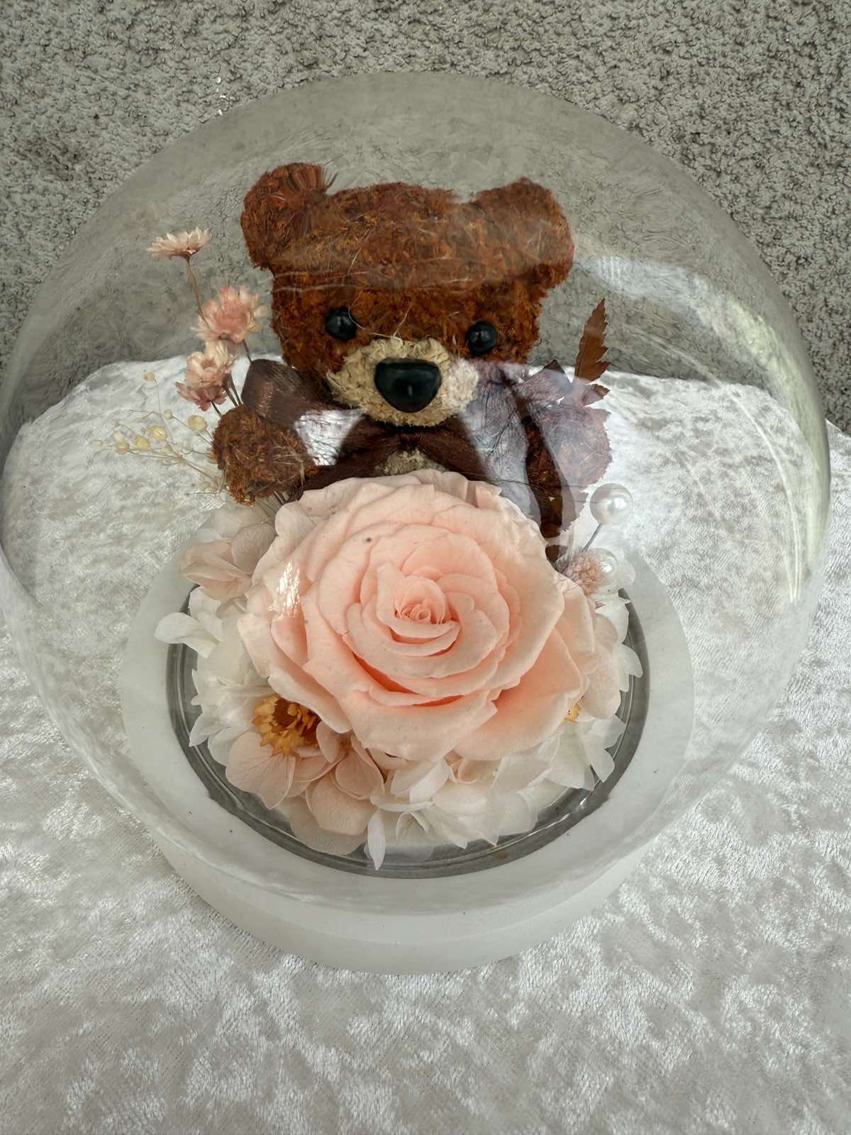 Вечна роза с мече