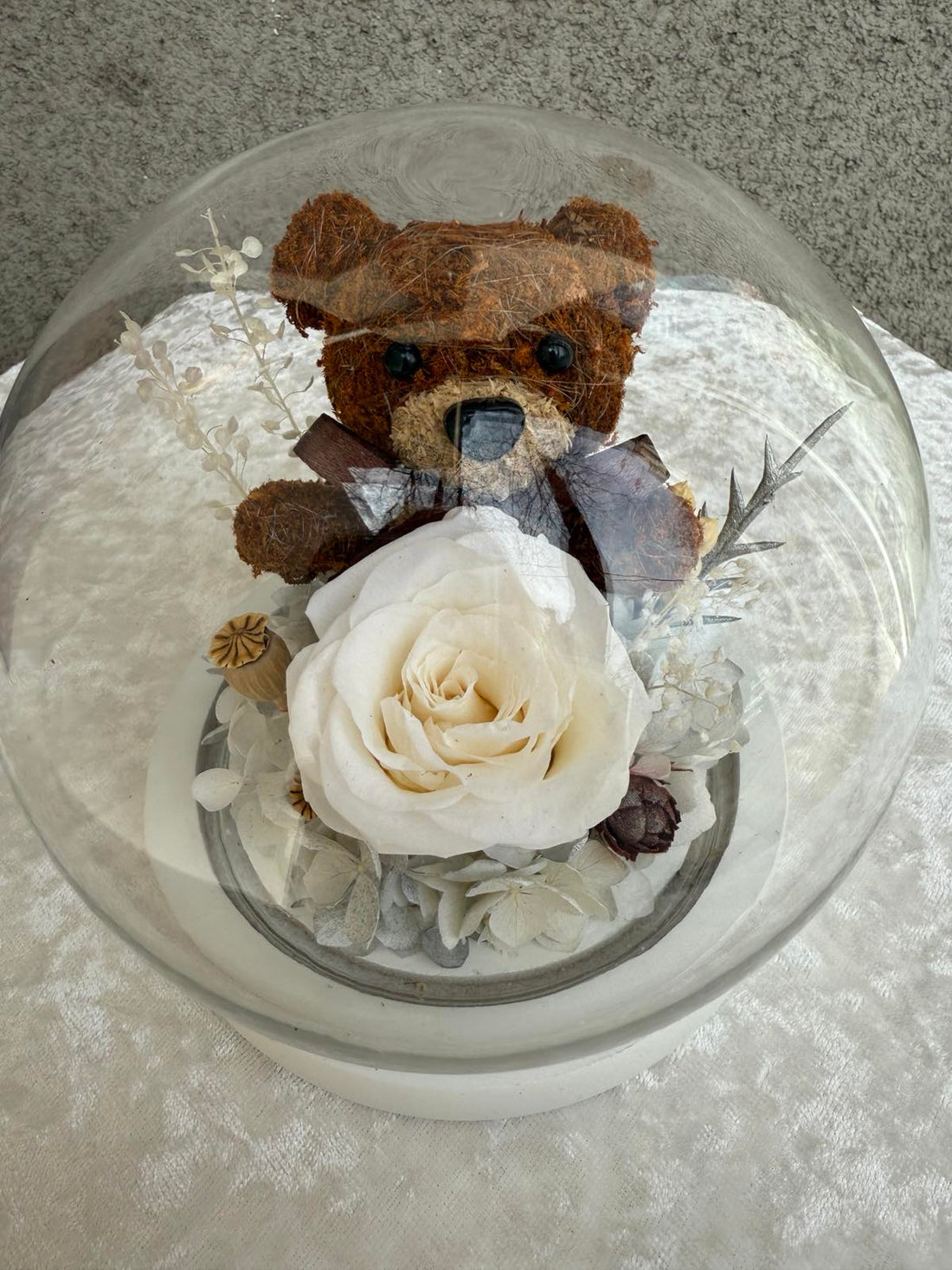 Вечна роза с мече