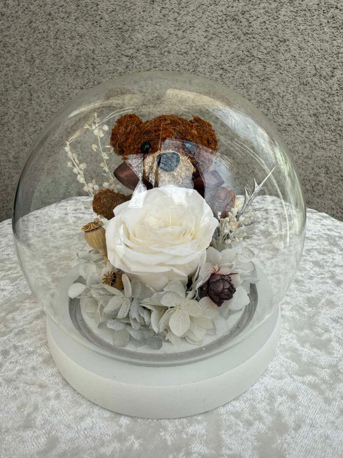 Вечна роза с мече