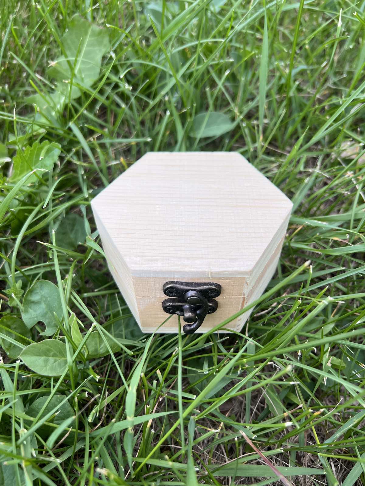 Дървена кутия шестограм