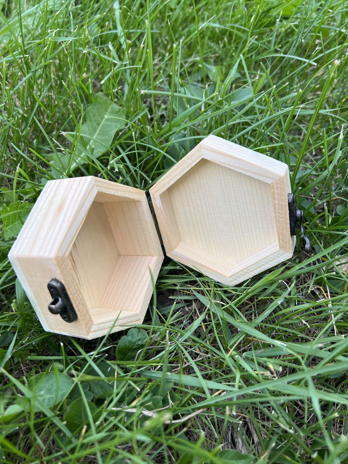 Дървена кутия шестограм