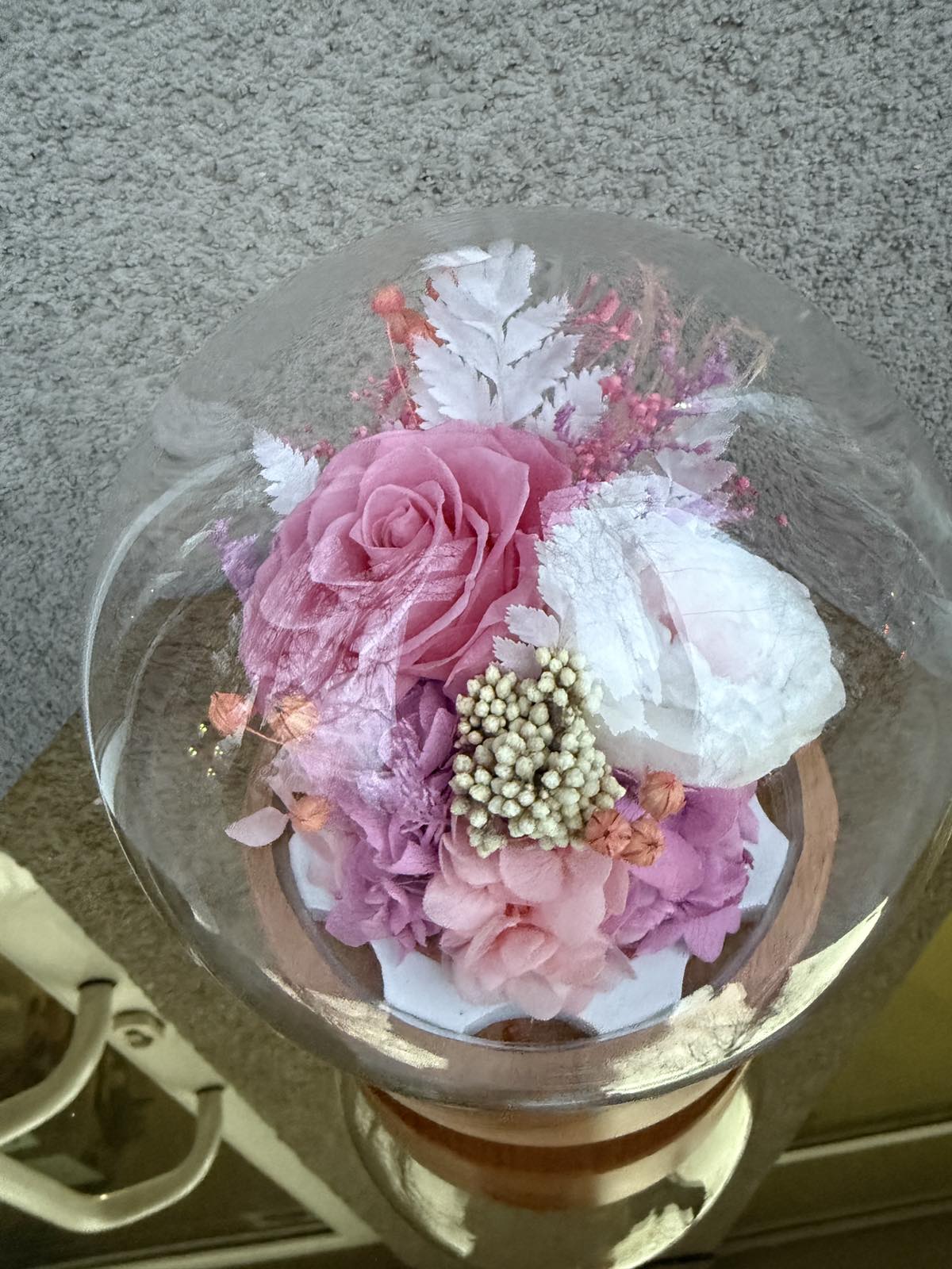 Вечна роза в музикална стъкленица