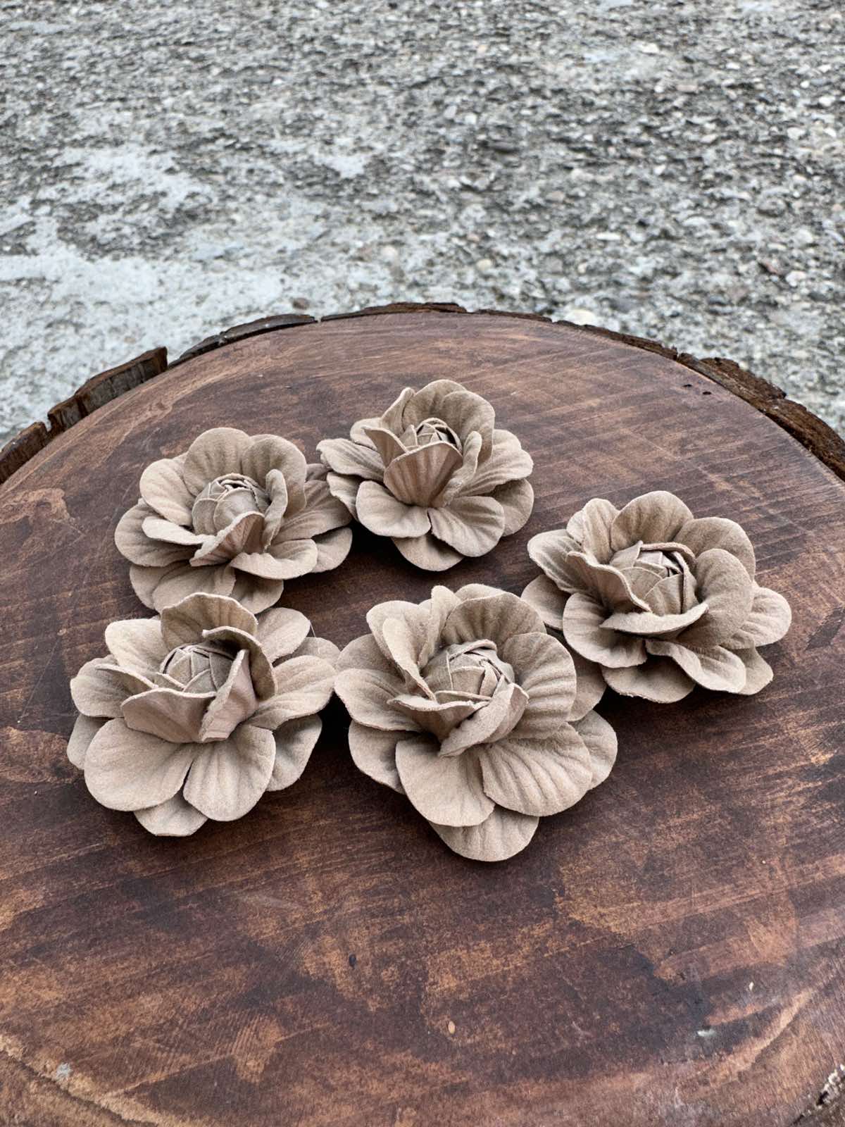 Разцъфнала розичка главичка