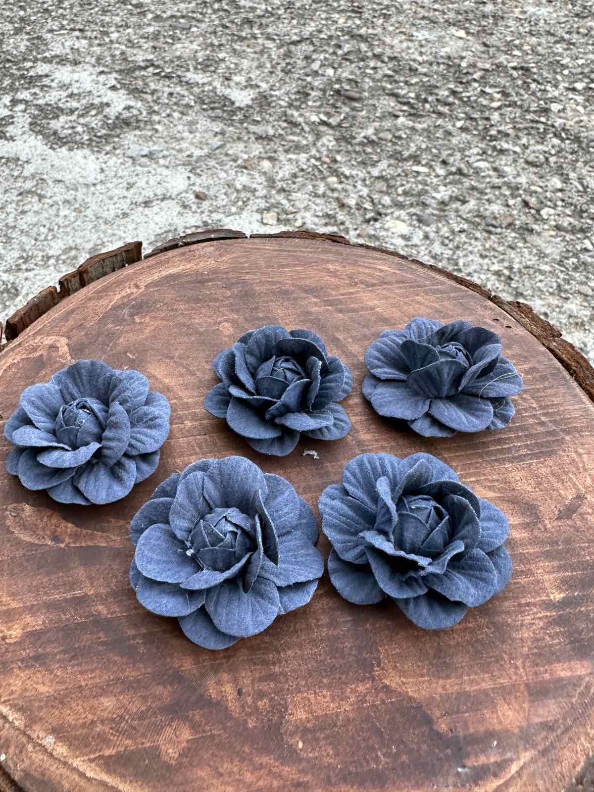 Разцъфнала розичка главичка