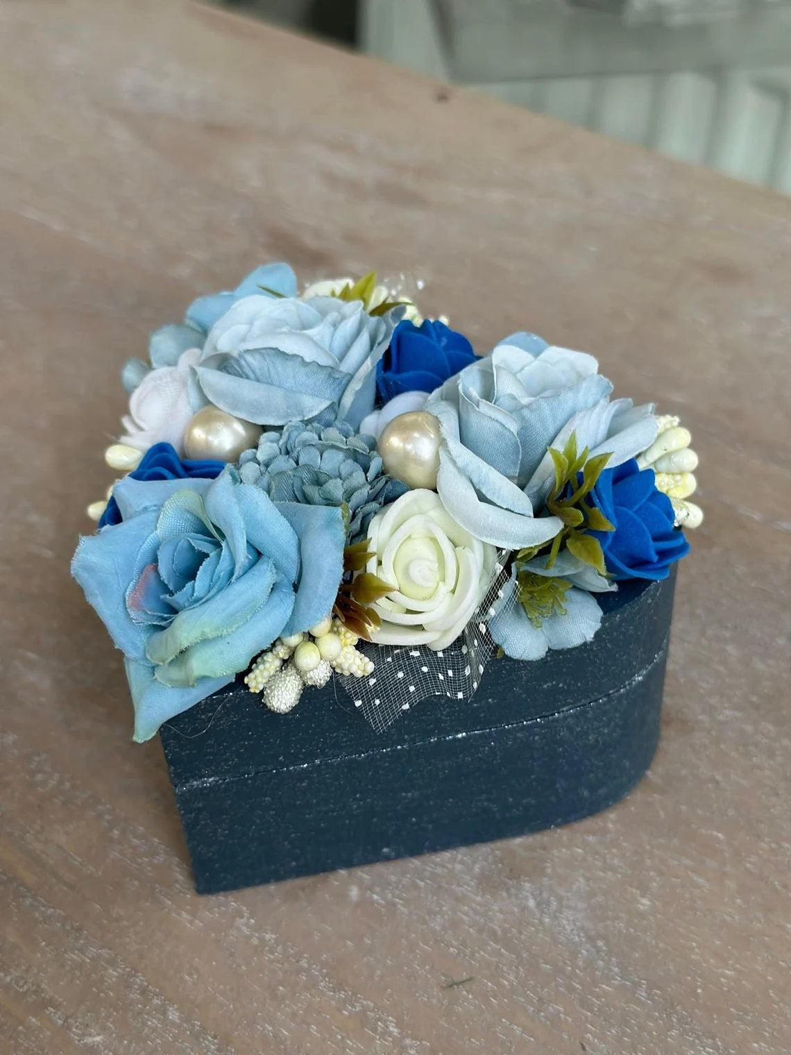 Декорирана кутия сърце