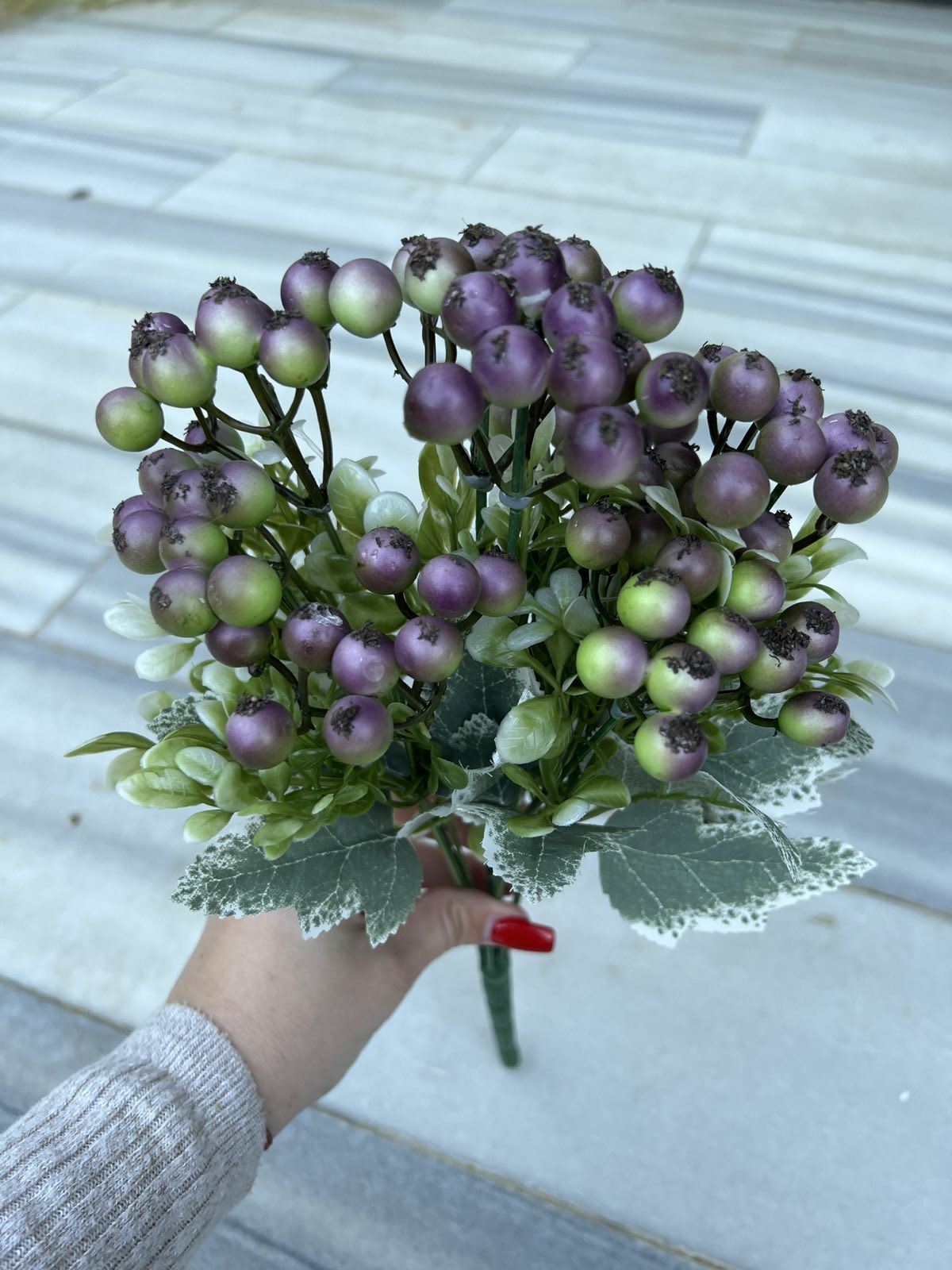 Зеленина с топчета букет лила