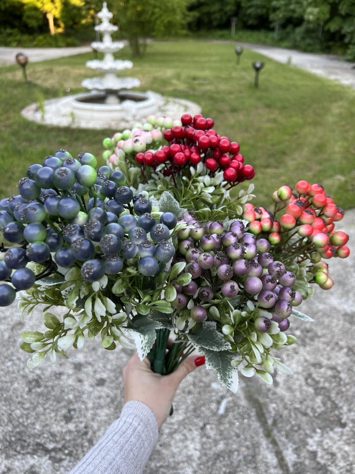 Зеленина с топчета букет лила