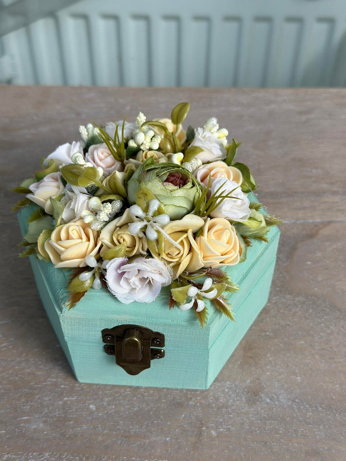 Декорирана кутия шестограм