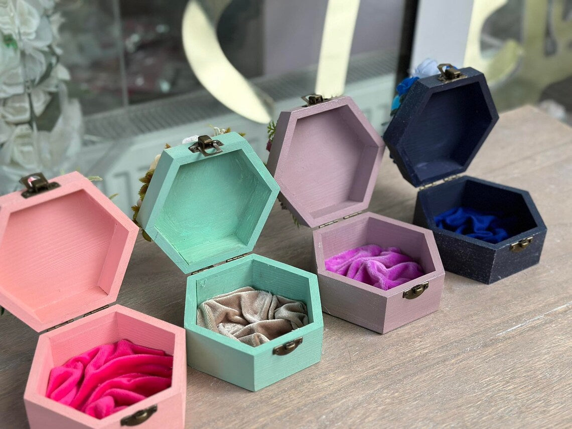 Декорирана кутия шестограм