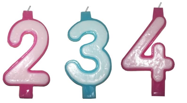 Сини свещи цифри