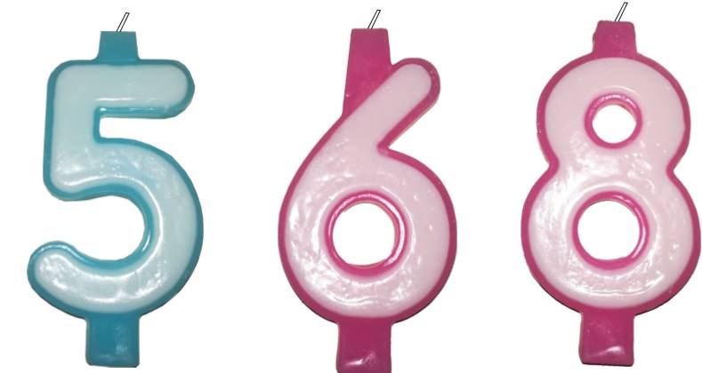 Сини свещи цифри