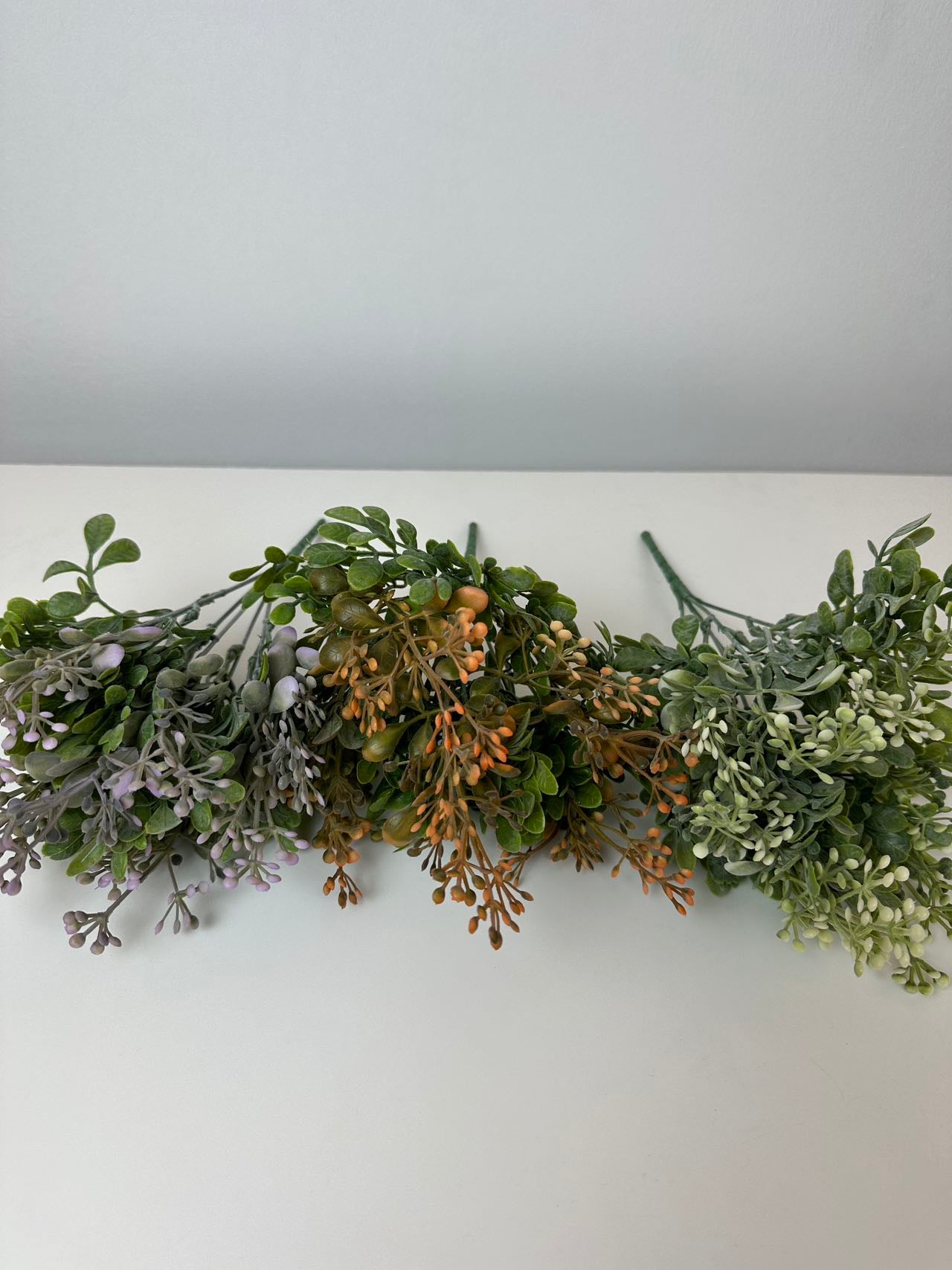 Изкуствена зеленина лилава с пъпки