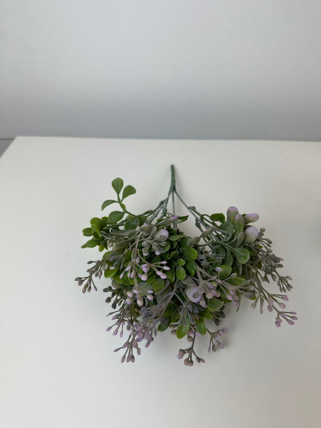 Изкуствена зеленина лилава с пъпки