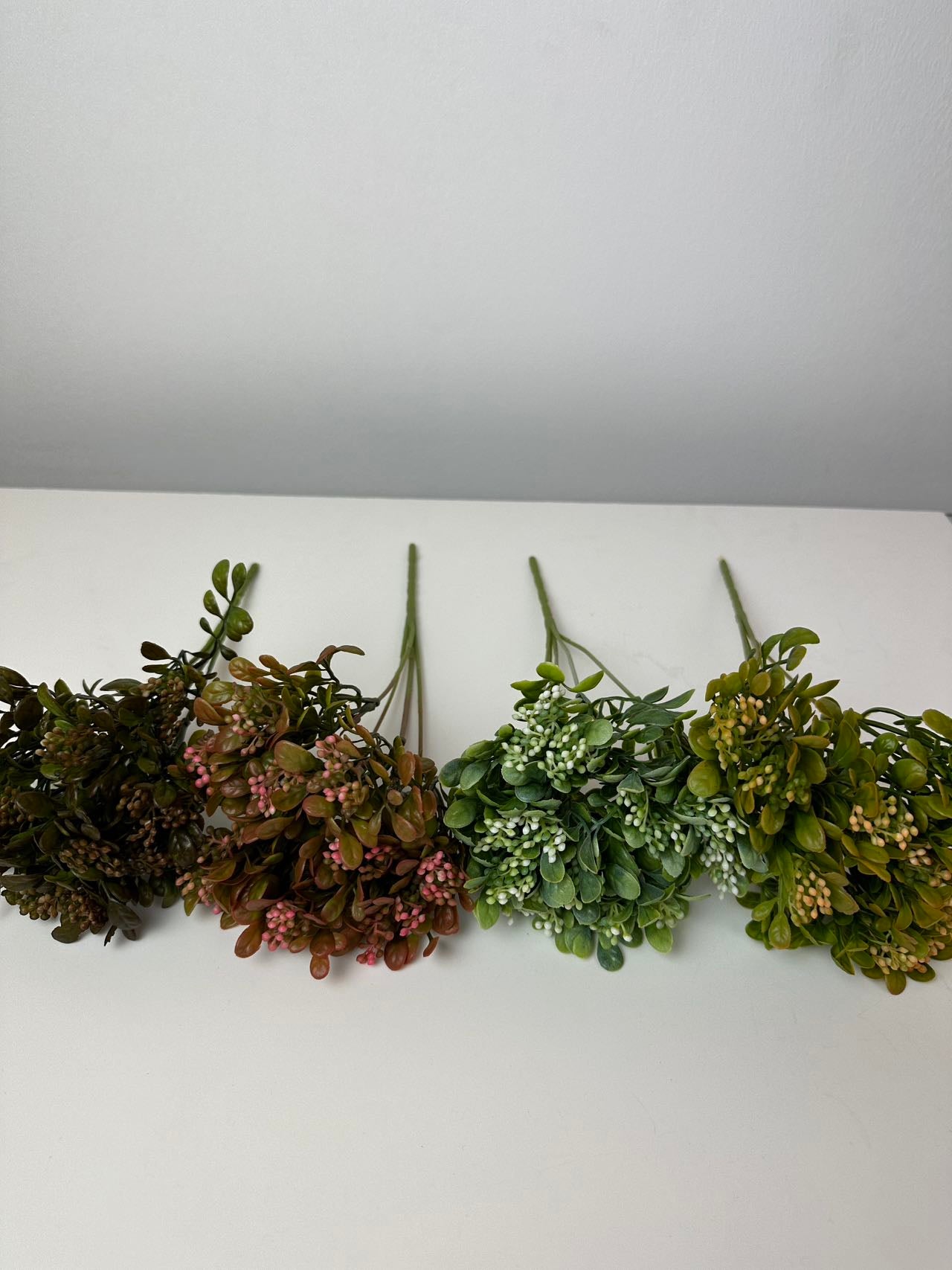 Дребни топчета бяло