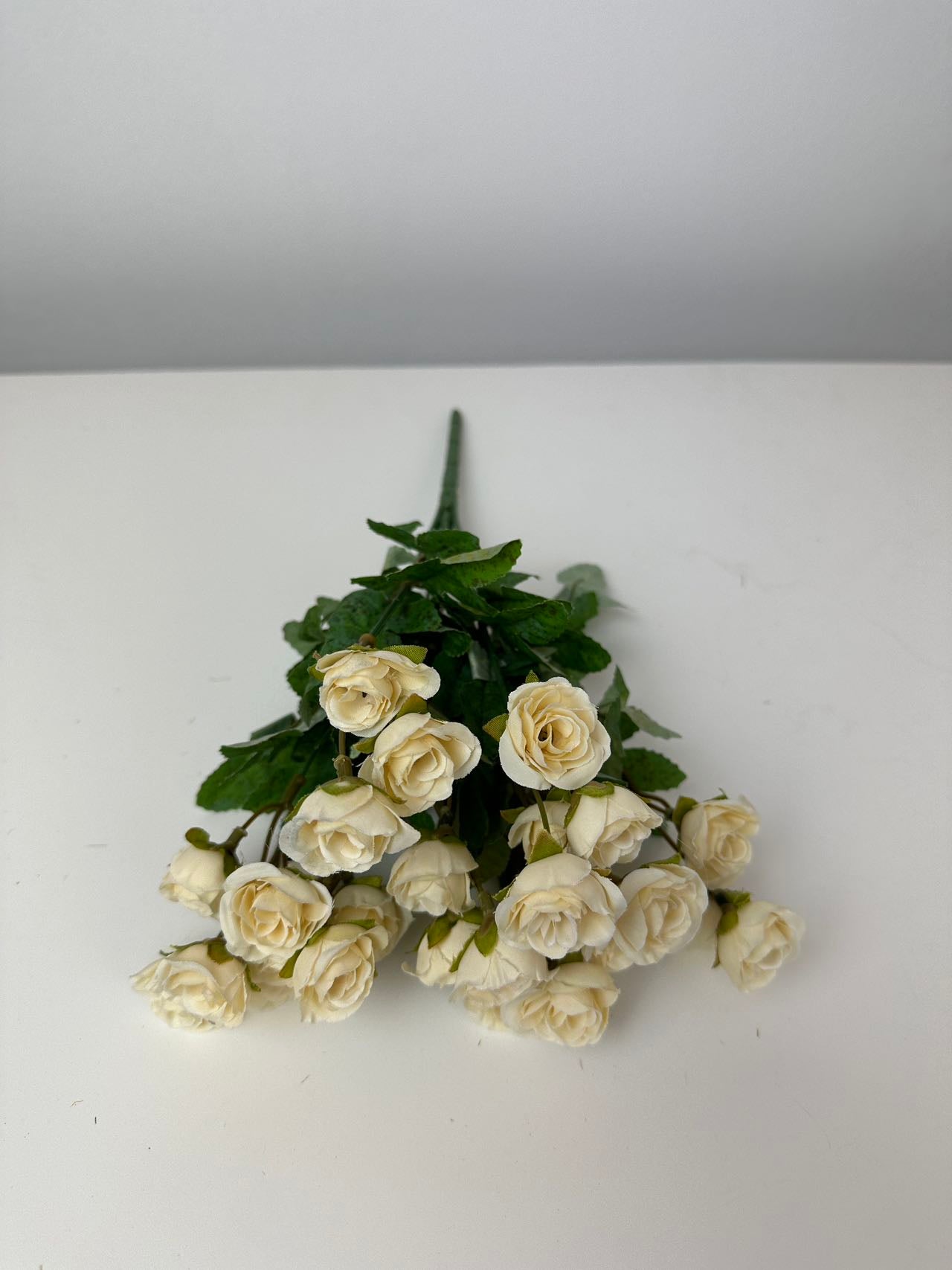 Мини спрей роза бяло