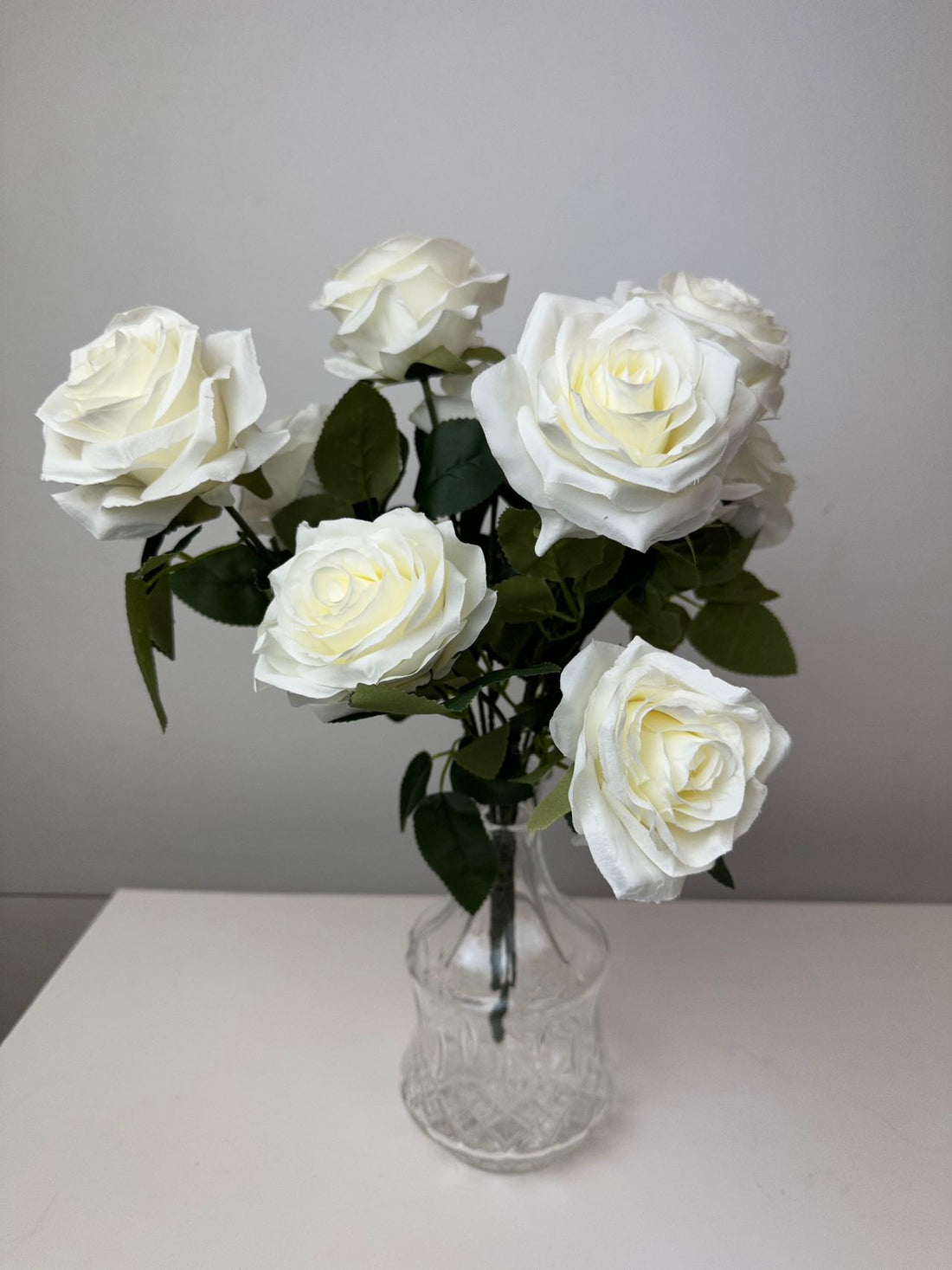 Изкуствена роза 10 глави бяла