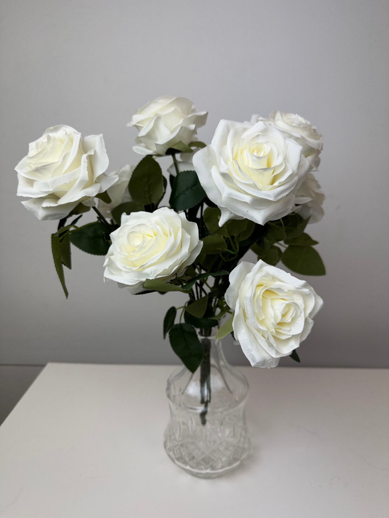 Изкуствена роза 10 глави бяла
