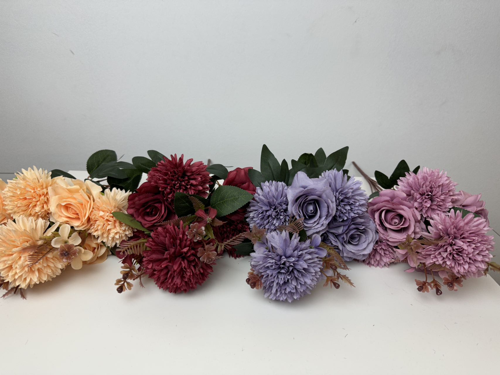 Хризантема с роза пепел