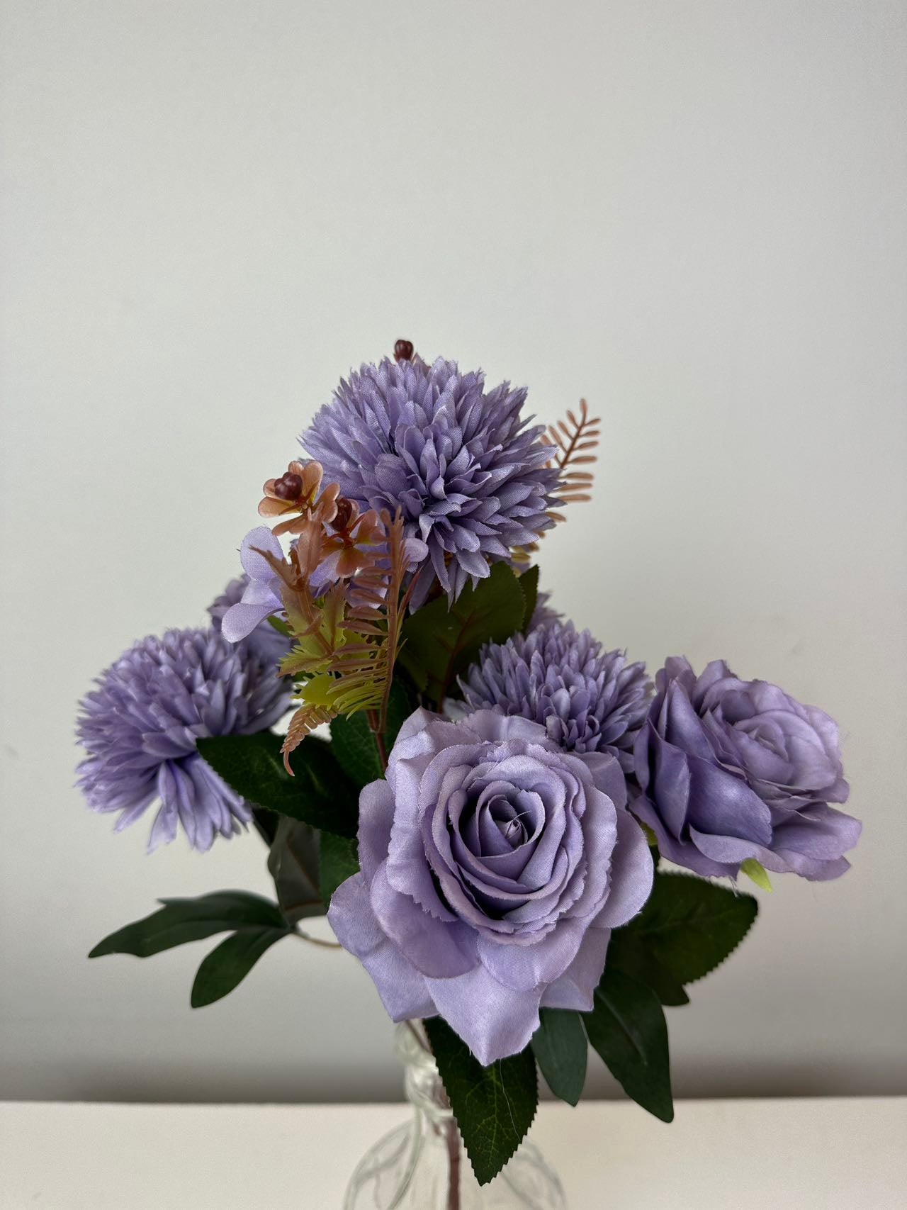 Хризантема с роза лила