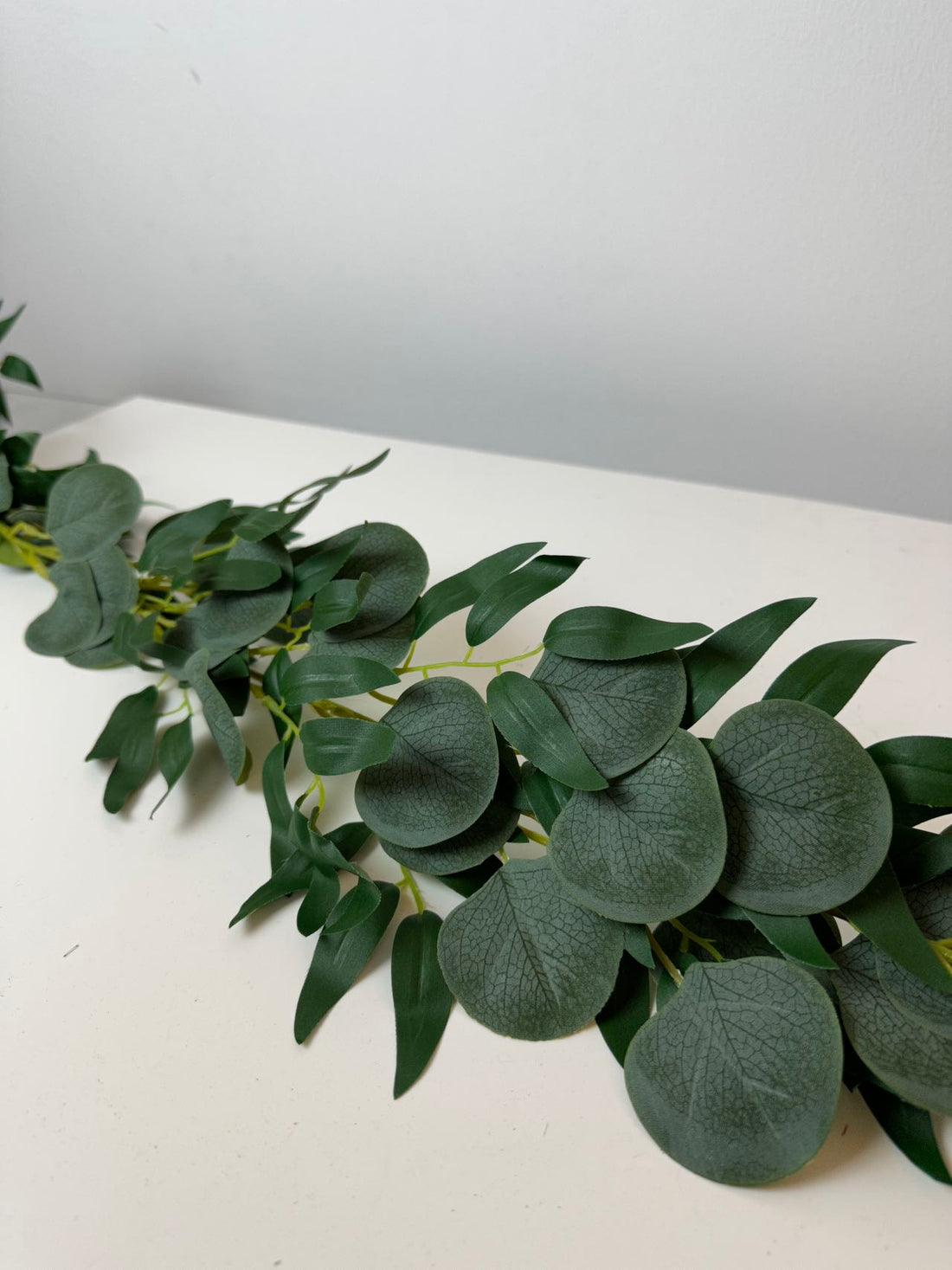 Зеленина евкалипт гирлянда